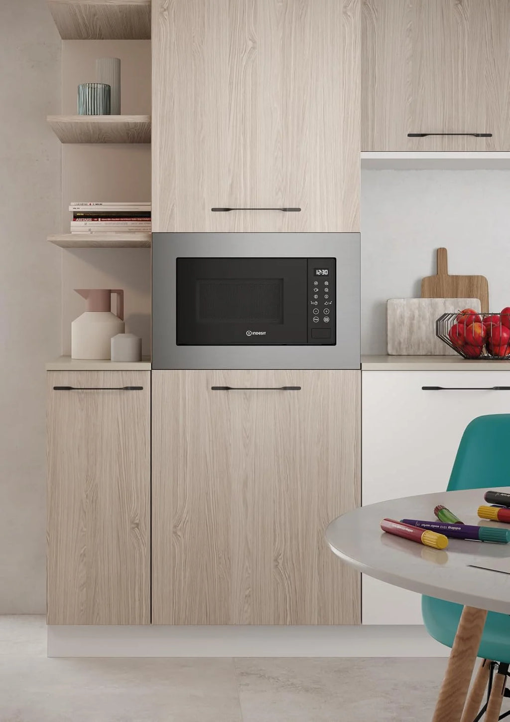 Indesit MWI 120 GX.1 kuchenka mikrofalowa do zabudowy z grillem 20 l, maksymalna moc kuchenki mikrofalowej 800 W, moc grilla 1000 W. bezpieczeństwo dzieci, push and go, automatyczne gotowanie