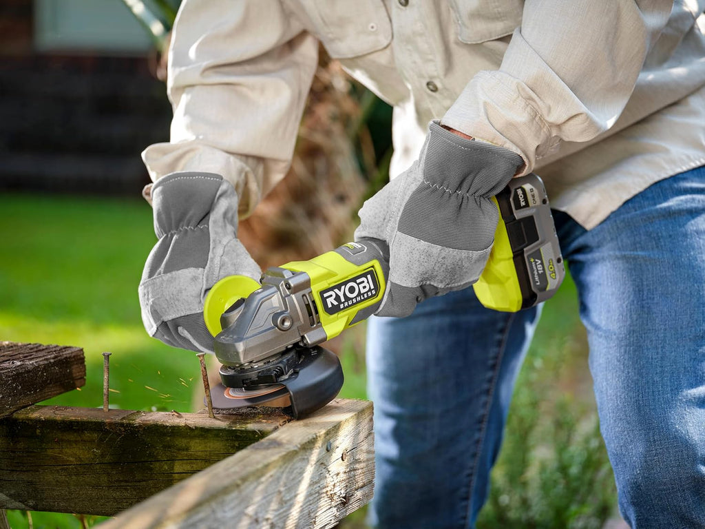 RYOBI - Szlifierka kątowa 2000 W śr. 230 mm - 6600 obr./min - uchwyt tylny obracany o 180° - Soft Start - Dostarczany z 1 metalową tarczą tnącą o średnicy 230 mm i 1 kluczem serwisowym - EAG2000-G