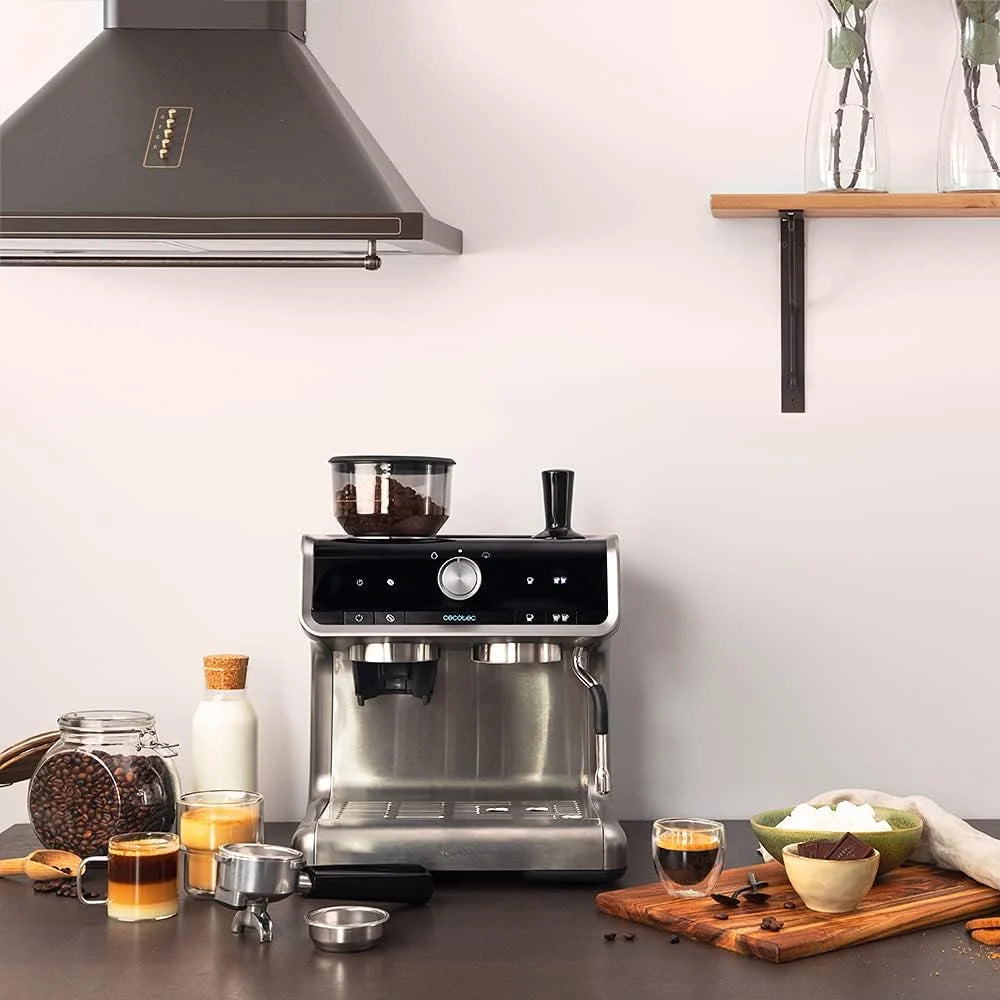Cecotec Ekspres do kawy z podwójnym wyjściem Power Espresso 20 Barista Cream. 1550 W, 20 prętów, zbiornik na ziarna kawy 250g, młynek z 30 poziomami mielenia, termoblok, zbiornik na wodę 2.5 L
