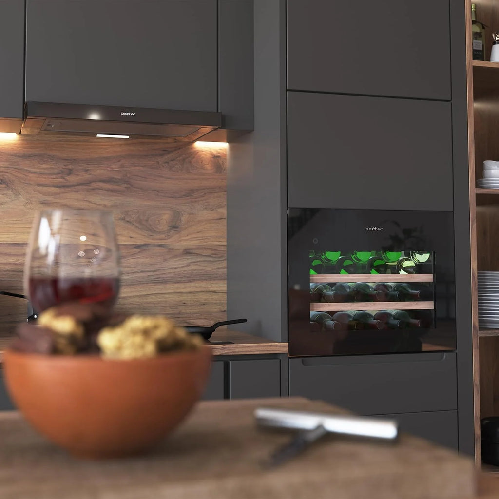 Cecotec Wbudowana lodówka na wino 28 butelek Bolero Grandsommelier Bi 28000 Touch Black kompresor. Z czarnym wykończeniem i cichą pracą