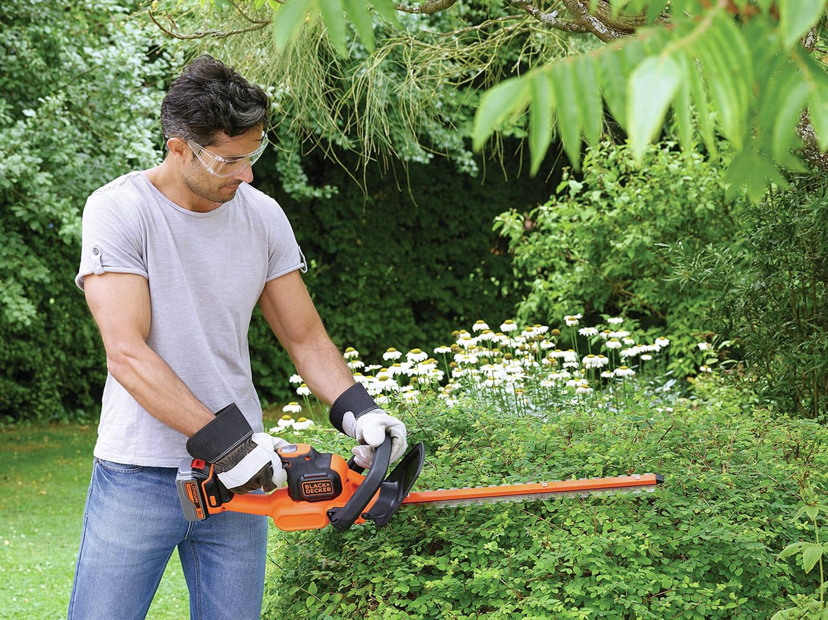 Black+Decker GTC18504PC akumulatorowe nożyce do żywopłotu (18 V, 4,0 Ah, funkcja zapobiegająca blokowaniu, długość miecza 50 cm, grubość cięcia 18 mm, do średnich żywopłotów)