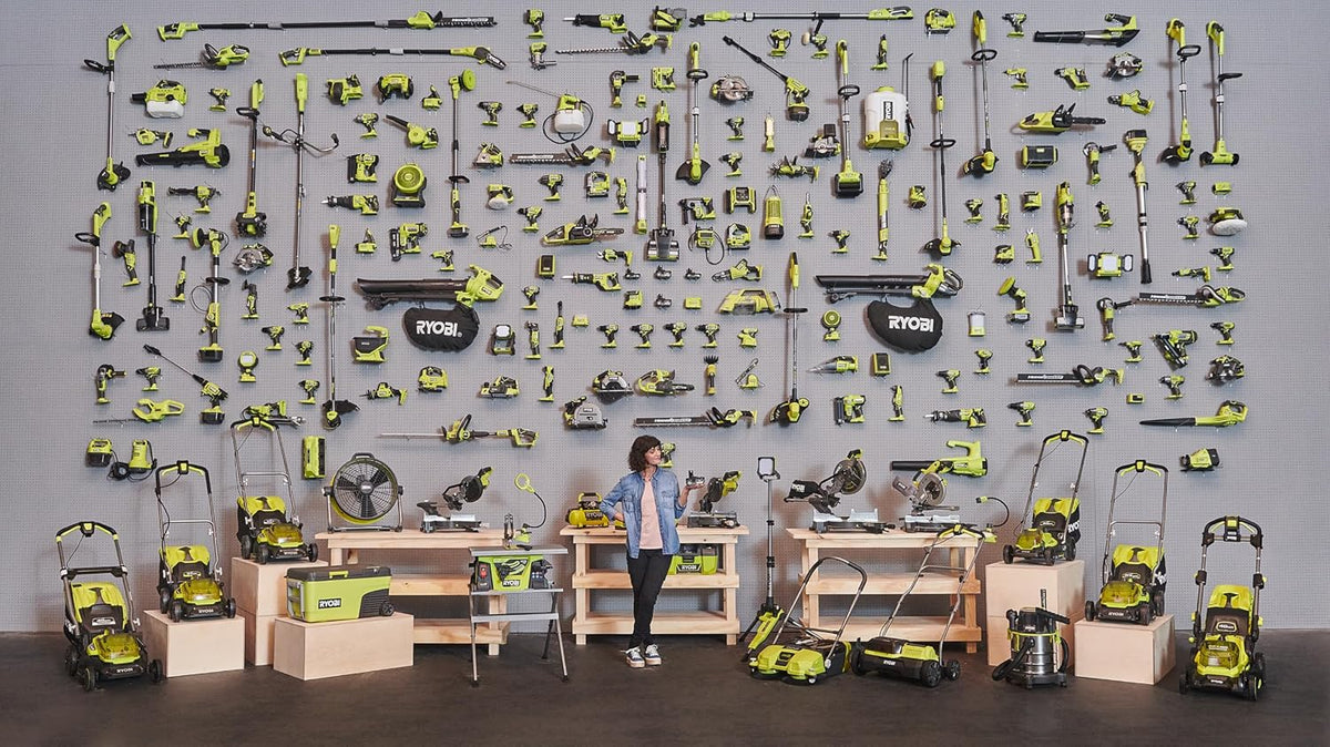RYOBI - Szlifierka kątowa 2000 W śr. 230 mm - 6600 obr./min - uchwyt tylny obracany o 180° - Soft Start - Dostarczany z 1 metalową tarczą tnącą o średnicy 230 mm i 1 kluczem serwisowym - EAG2000-G