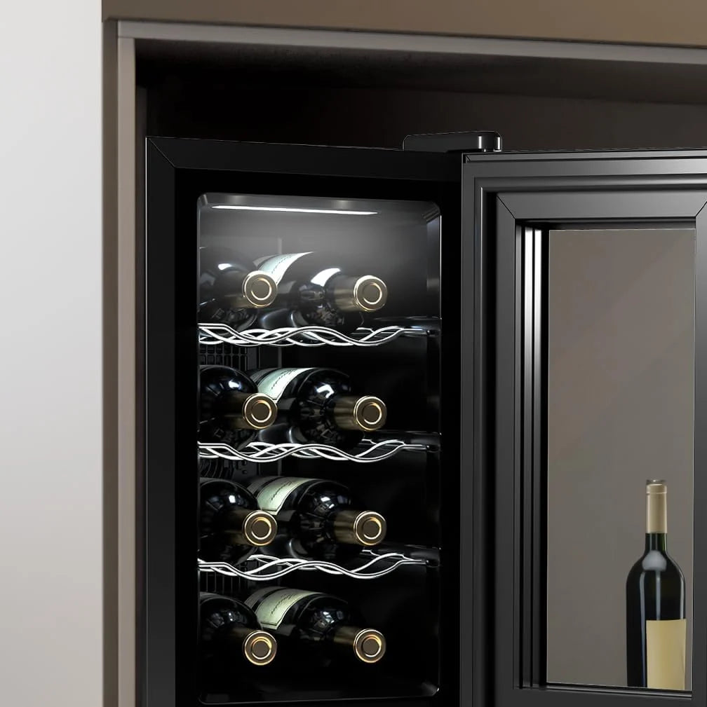 Cecotec Grandsommelier 8 butelek Bolero 830 coolcrystal, chłodzenie termoelektryczne, regulacja temperatury w zakresie 8-18°C, sterowanie dotykowe i wyświetlacz, wewnętrzna dioda LED, nieszkodliwy gaz