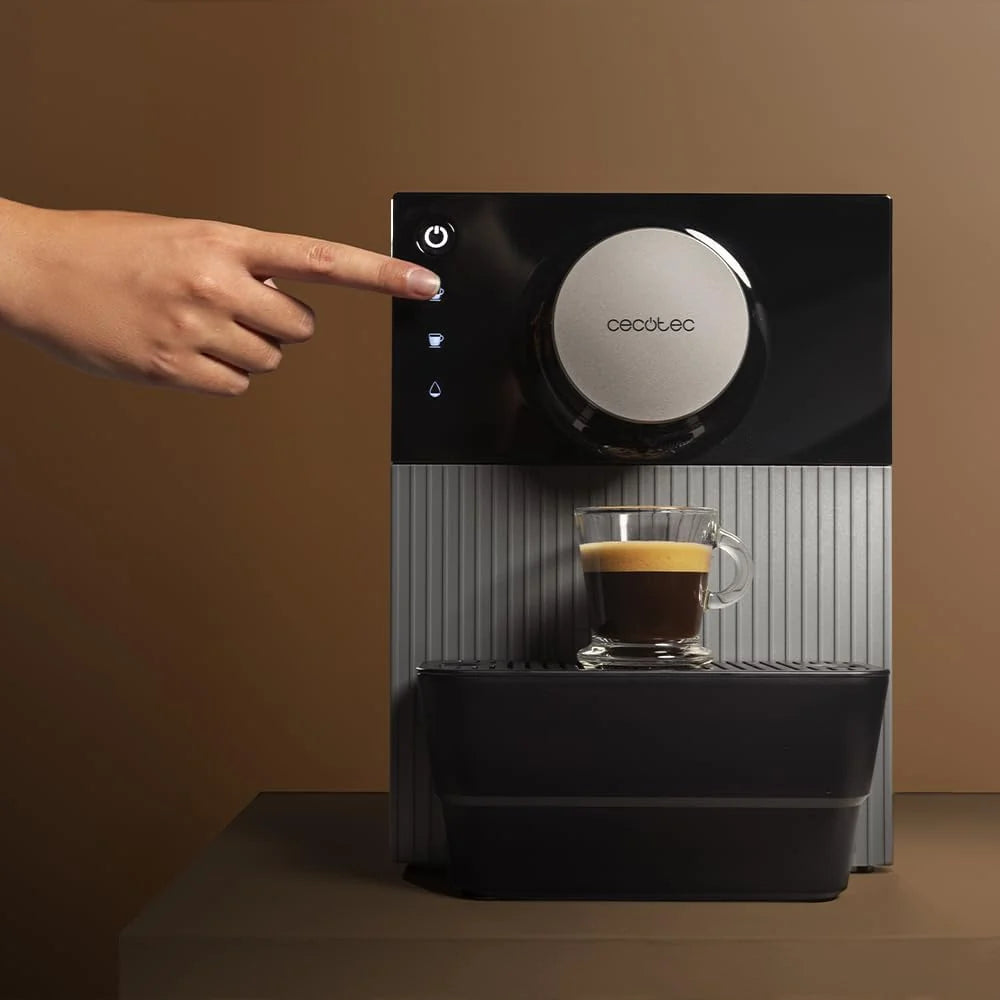 Cecotec Superautomatyczny ekspres do kawy kompaktowy Cremmaet Cube Red. 1350W, profesjonalna wydajność, system prasowania, wstępne zaparzanie, 19 barów, system Thermoblock, 5 poziomów mielenia