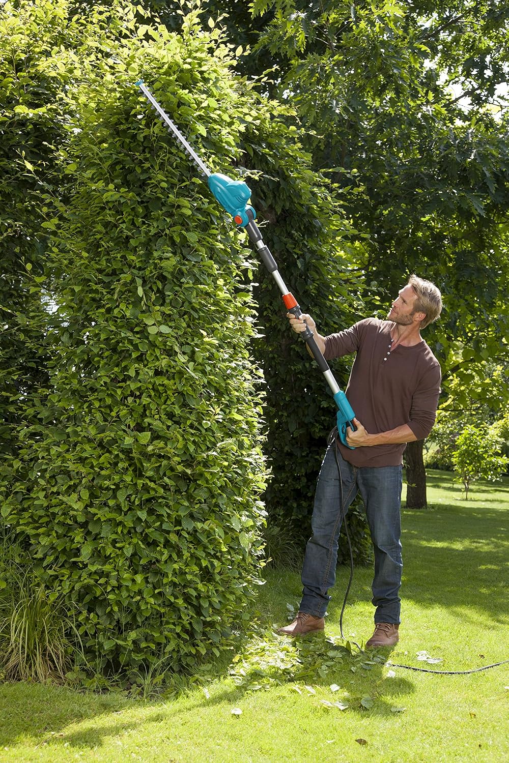 Gardena teleskopowe nożyce do żywopłotów THS 500/48: nożyce o mocy 500 W, zasięg 3,5 m, przechylana głowica i teleskopowy trzonek, dł. noża 48 cm, ergonomiczny uchwyt i ogranicznik cięcia (8883-20)
