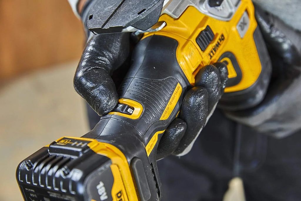 Wyrzynarka 18,0V Głębokość Cięcia 135mm 2x5Ah TSTAK DCS335P2 DeWalt