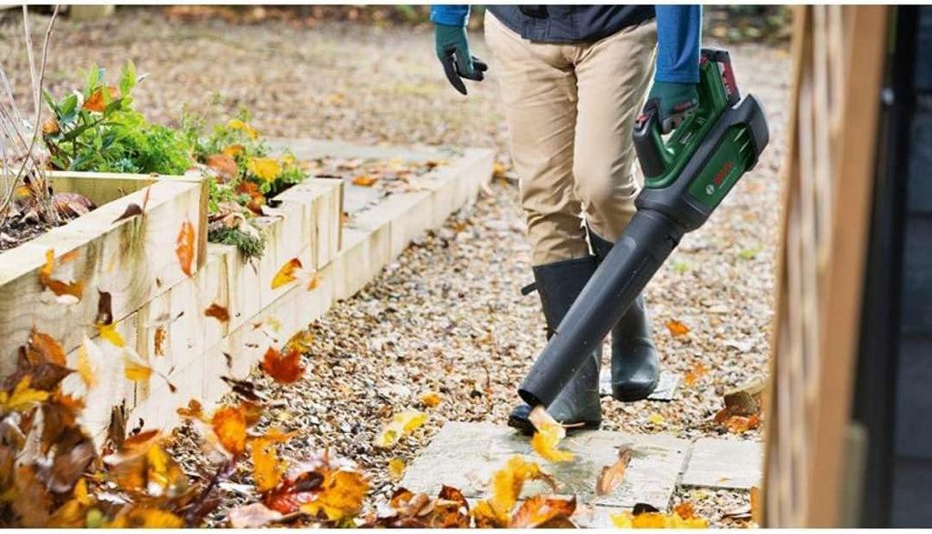 Bosch Home and Garden Akumulatorowa Dmuchawa do Liści 36V-750, 1 Akumulator 2 Ah, System 36V, do Usuwania Zalegających Liści na Dużym Terenie, Niewielka Waga 2.8 kg, Opakowanie Kartooptymalne