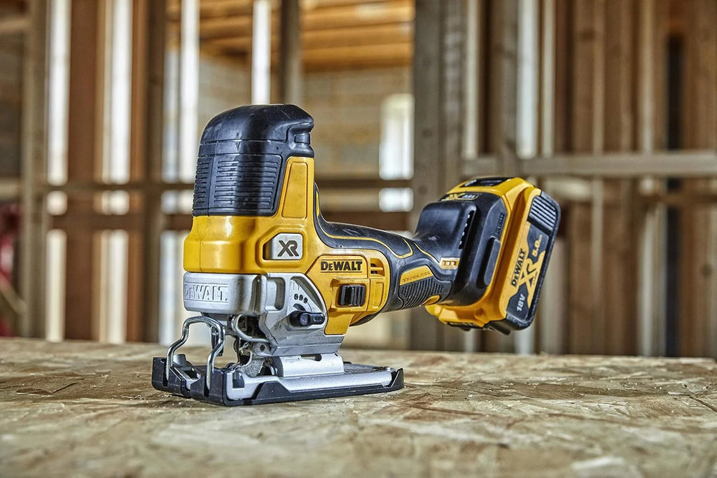 Wyrzynarka 18,0V Głębokość Cięcia 135mm 2x5Ah TSTAK DCS335P2 DeWalt