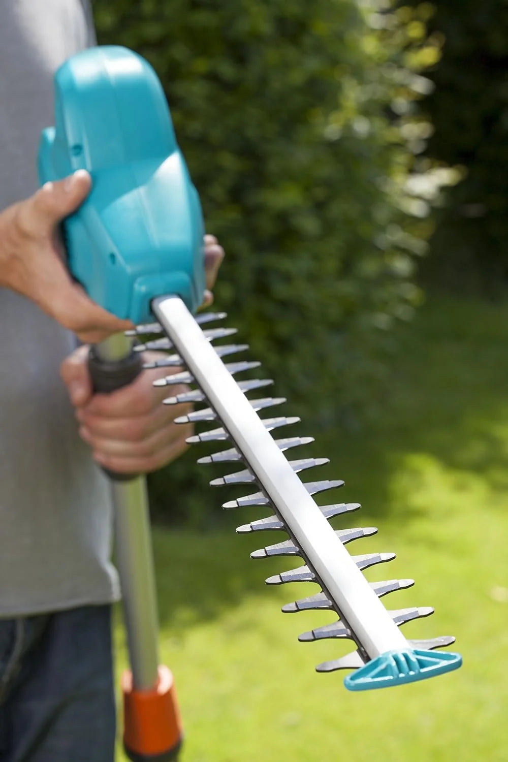 Gardena teleskopowe nożyce do żywopłotów THS 500/48: nożyce o mocy 500 W, zasięg 3,5 m, przechylana głowica i teleskopowy trzonek, dł. noża 48 cm, ergonomiczny uchwyt i ogranicznik cięcia (8883-20)