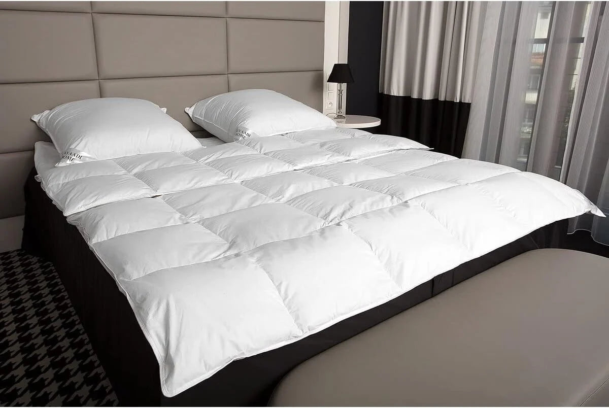 Mayaadi Zimowa kołdra puchowa 200 x 220 cm – 2800 g, 70% puch, 30% pierze – 100% naturalna bawełna – wyprodukowano w Europie – kołdra pikowana dla alergików – MA110