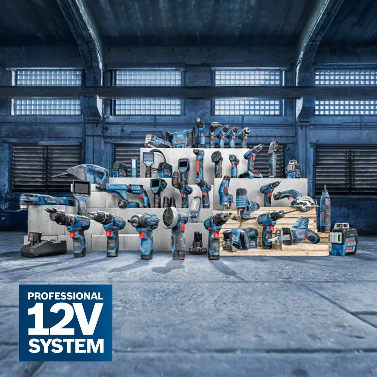 Bosch Professional System profesjonalny 12 V firmy : akumulatorowa pilarka tarczowa GKS 12V-26 (Ø tarczy: 85 mm, bez akumulatorów i ładowarki, walizka L-BOXX 136)