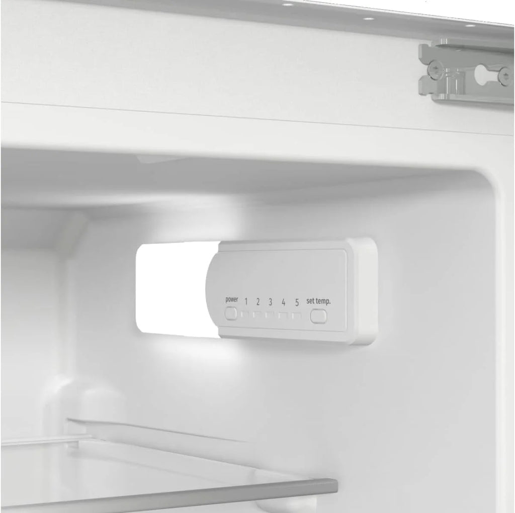 Gorenje RKI514D22 lodówko-zamrażarka do zabudowy/145 nisz/zawias drzwiowy stały/EEK: D/FrostLess/208 litrów/cyfrowy wskaźnik temperatury/oświetlenie LED/zawias drzwiowy wymienny/wys. x szer. x gł