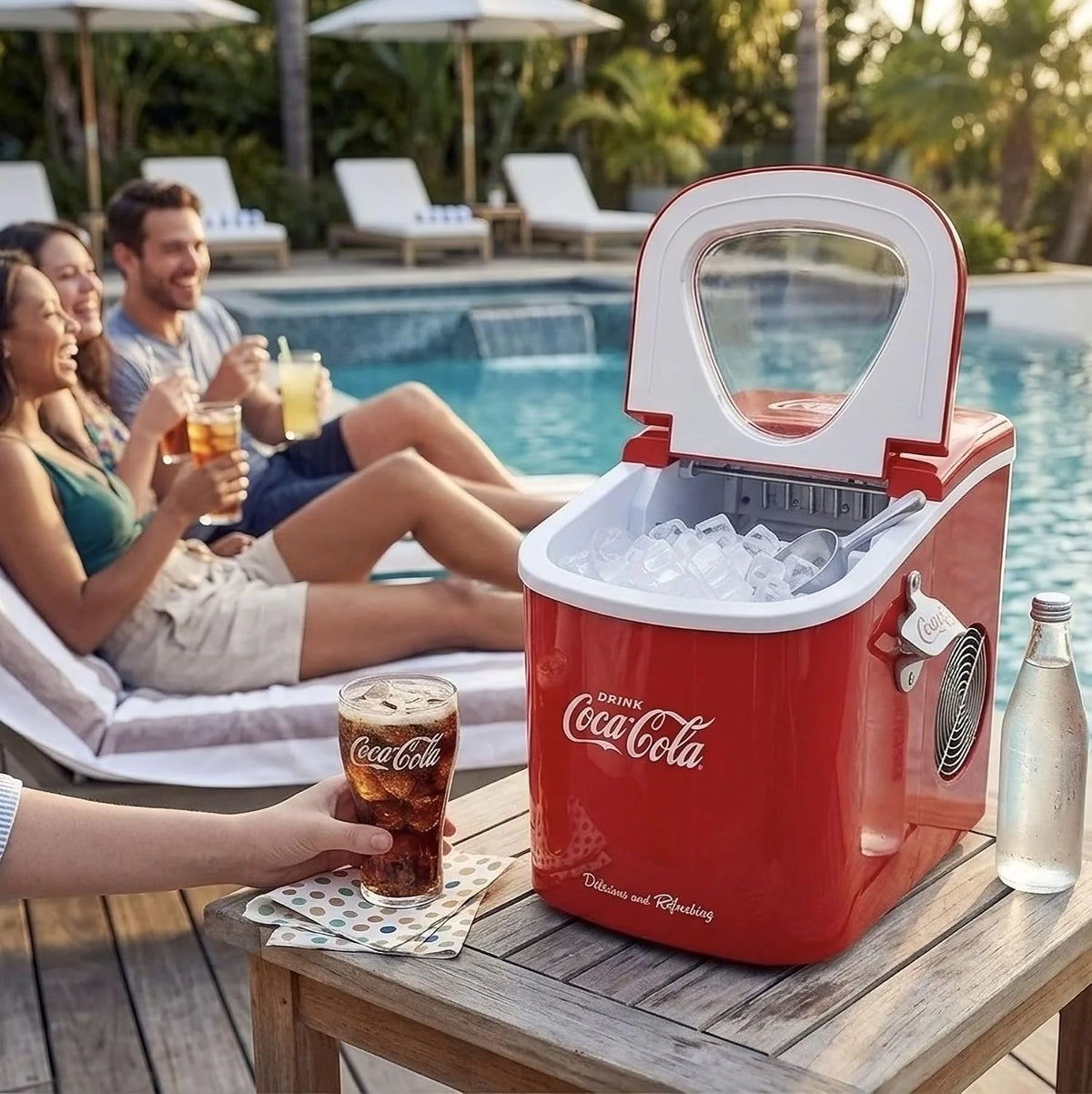 Salco Coca Cola kostkarka do lodu – maszyna do lodu w 2 rozmiarach – 12 kg kostek lodu dziennie – wzornictwo retro – przenośna kostkarka do kostek lodu do koktajli, napojów i imprez