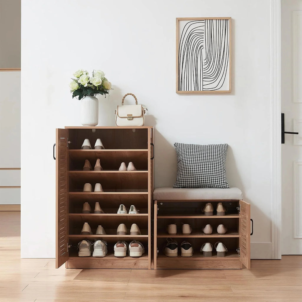 [en.casa] Szafka na buty i ławka do przechowywania z tapicerowanymi siedziskami, szafa na buty, drzwiami żaluzjowymi, ukośnymi półkami, 97 x 120 x 36 cm, MDF o wyglądzie dębu