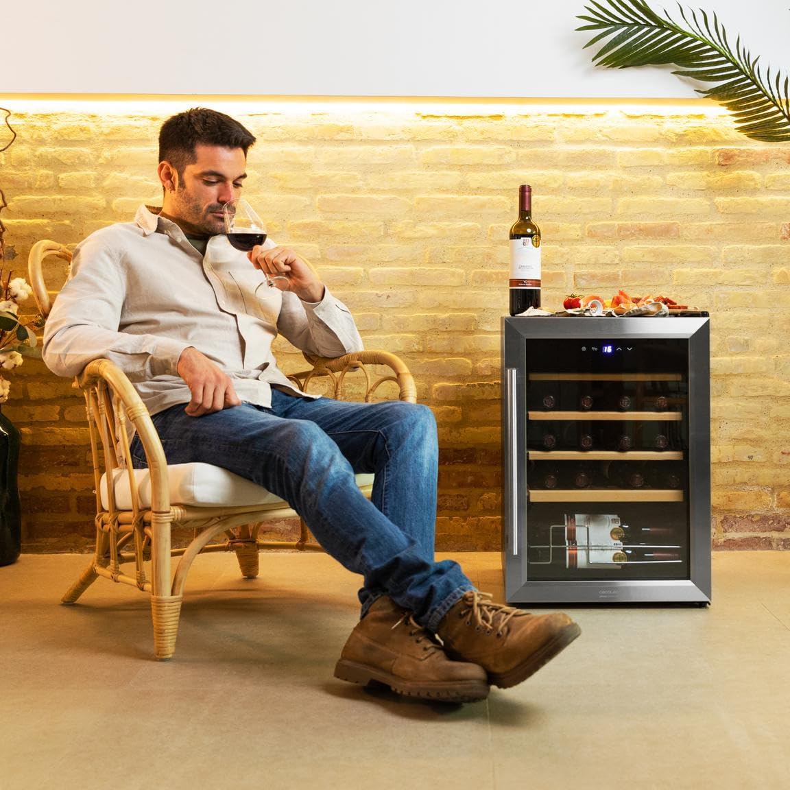 Cecotec Winiarnia, chłodziarka na wino, 24 butelki Bolero GrandSommelier 2050 Inox Compressor. Regulowana temperatura 5-18ºC, wysoka wydajność, cicha praca i brak wibracji