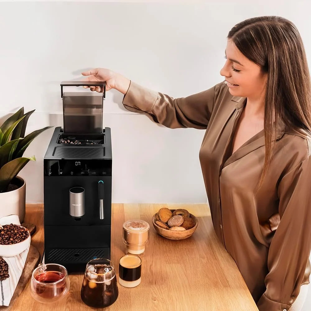 Cecotec Kompaktowy ekspres do kawy do espresso Cremmaet Steam. 1350 W, 19 bar, system termobloków, zbiornik na kawę ziarna 150 g z młynkiem i 1,1 l wody, kompaktowy z parownikiem