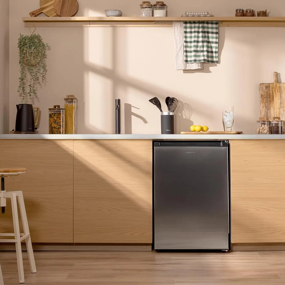 Cecotec Zamrażarka Szafa 97 L Bolero CoolMarket TF 97 Stal nierdzewna. Klasa energetyczna E, Kompaktowa konstrukcja, drzwi odwracalne, 3 szuflady, wymiary 55,1 x 57,5 x 83,5 cm, Kolor nierdzewna