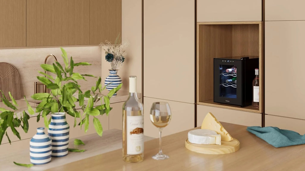 Tristar Termoelektryczna piwnica na wino, duża szczelność, do 6 butelek, cichy i stabilny, szklane drzwi, 3 poziomy ekranu dotykowego LED, oświetlenie wewnętrzne, WR-7506