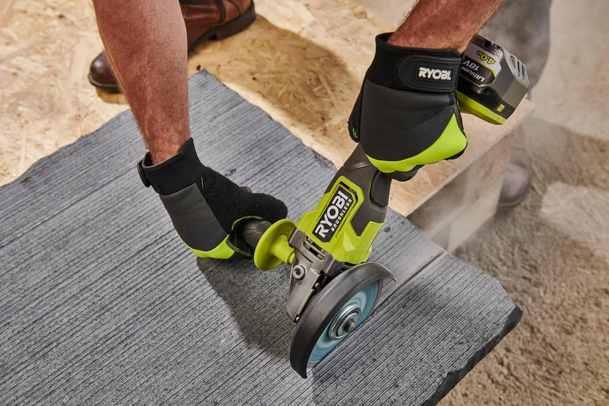 RYOBI - Szlifierka kątowa 2000 W śr. 230 mm - 6600 obr./min - uchwyt tylny obracany o 180° - Soft Start - Dostarczany z 1 metalową tarczą tnącą o średnicy 230 mm i 1 kluczem serwisowym - EAG2000-G