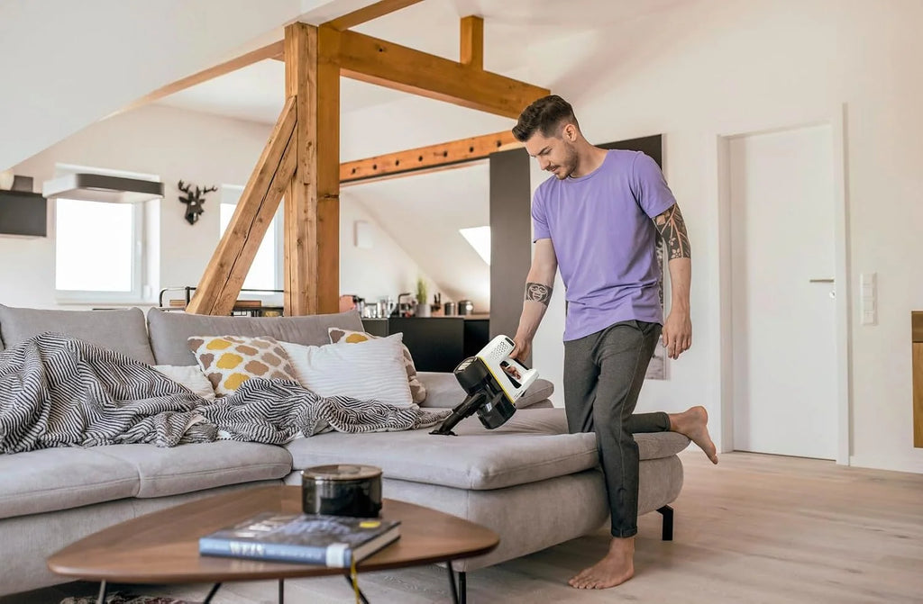 Kärcher Odkurzacz akumulatorowy VC 4 Cordless myHome, 2 poziomy ssania, czas pracy: do 30 min, waga: 2,3 kg, akumulator, ładowarka, uchwyt ścienny, ssawka do podłóg i szczelin, szczotka do kurzu