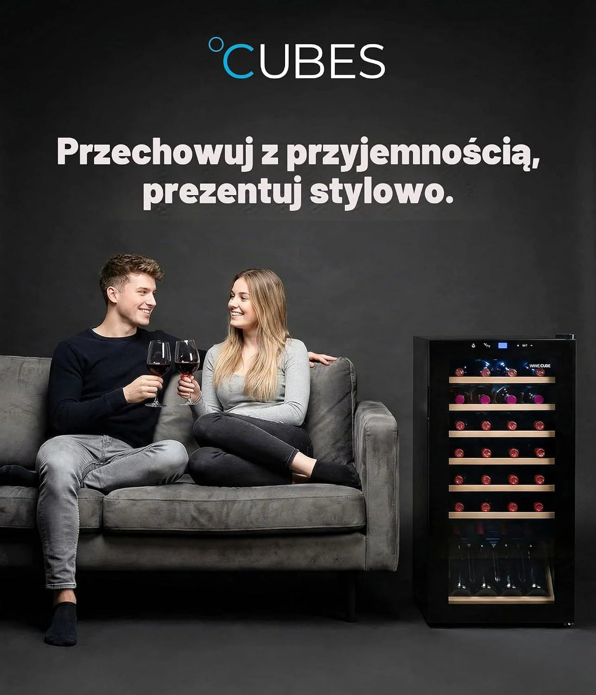 °CUBES Lodówka na wino, 28 butelek (90 l) z eleganckimi szklanymi drzwiami i wysokiej jakości półkami z drewna bukowego, 5-18°C, niski poziom wibracji i cicha (40 dB) | szafka na wino z wyświetlaczem
