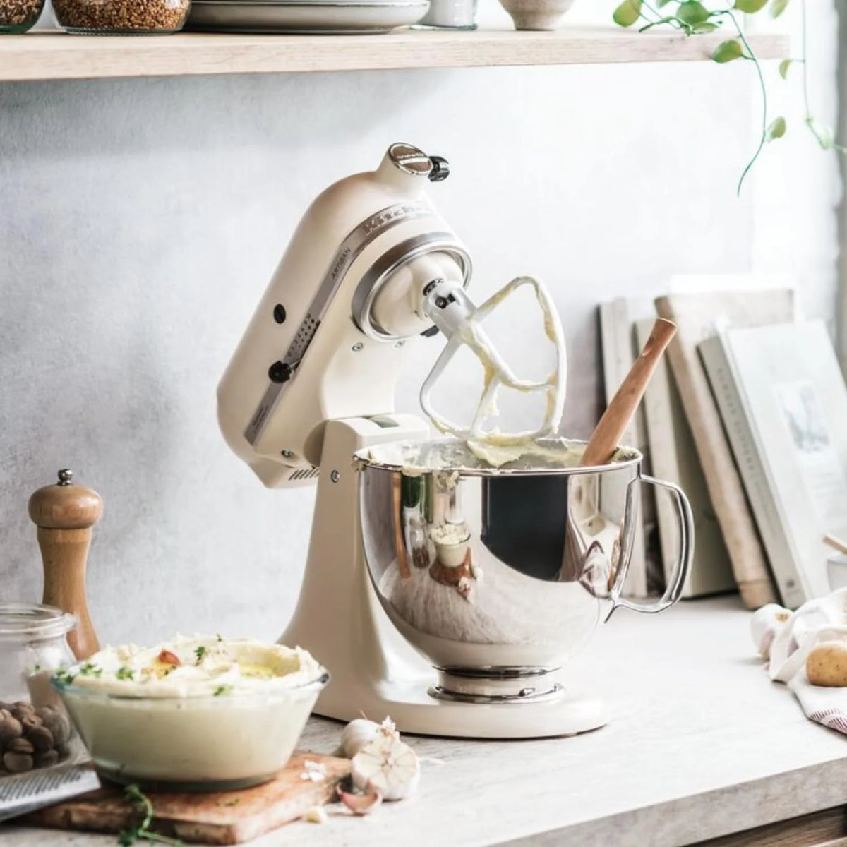 KitchenAid Artisan Fresh Linen robot kuchenny, 4,7 l